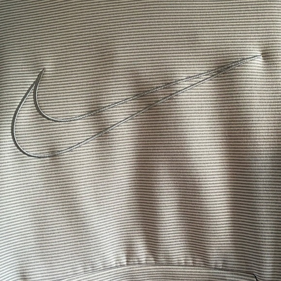 Nike pullover sweatshirt - Picture 2 of 7